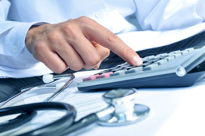 how to file a medical malpractice lawsuit without lawyer
